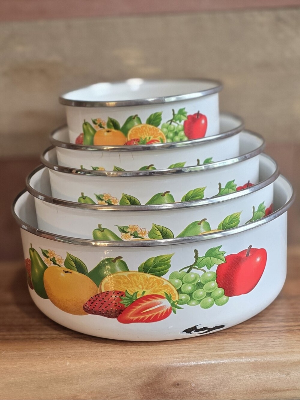 White Enamel Nesting Bowl Set with Colorful Fruit Motif